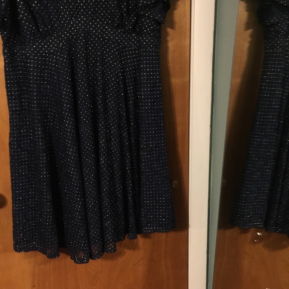 Motherhood navy NWOT w/ flutter cap sleeves - Picture 4 of 8